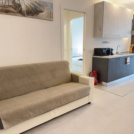 Apartmán 10 Minutes' Walk From The Railway Station *