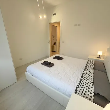 10 Minutes' Walk From The Railway Station * Alassio