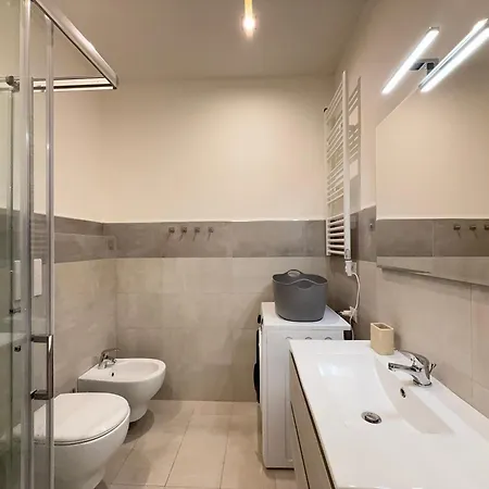 Apartamento 10 Minutes' Walk From The Railway Station *